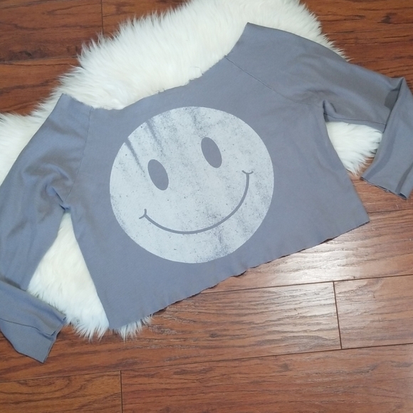 Klassic Clothing Co. Crop Sweatshirt - Picture 2 of 8